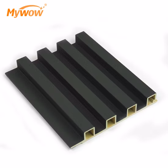 Revestimiento de pared compuesto de plástico y madera de grano de madera Panel de pared WPC laminado para decoración del hogar