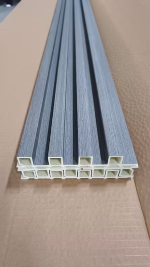 Panel de paneles de pared interior de panel estriado interior de WPC de diseño popular